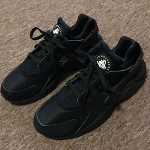 Nike Air Huarache black